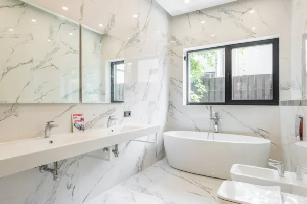 cara bangun rumah yang sehat - kamar mandi